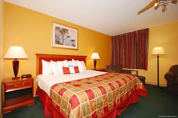 BAYMONT SUITES SPRINGFIELD (Springfield)